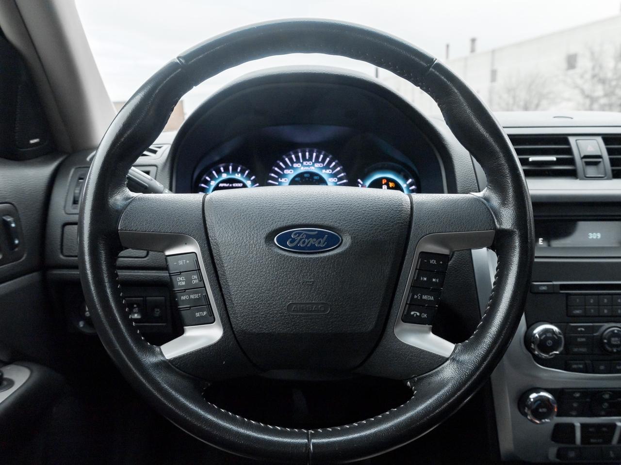 2012 Ford Fusion SEL AWD, LEATHER, SUNROOF Photo