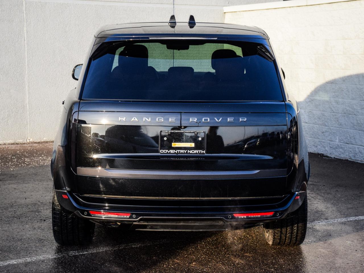 2025 Land Rover Range Rover RARE V6 ULTRA LOW KM's GARNET INTERIOR Photo3