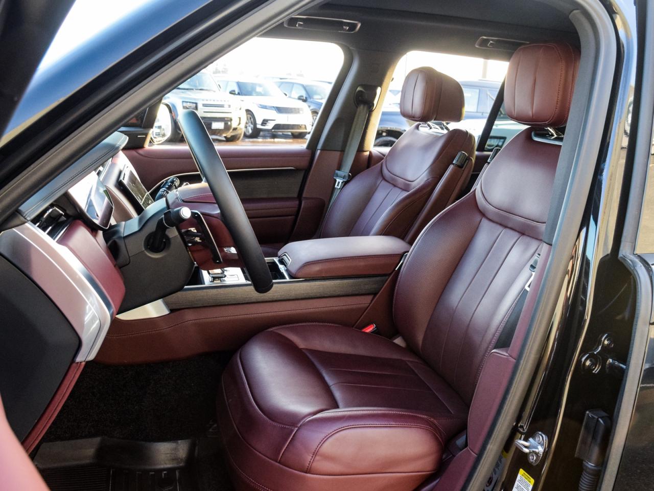 2025 Land Rover Range Rover RARE V6 ULTRA LOW KM's GARNET INTERIOR Photo