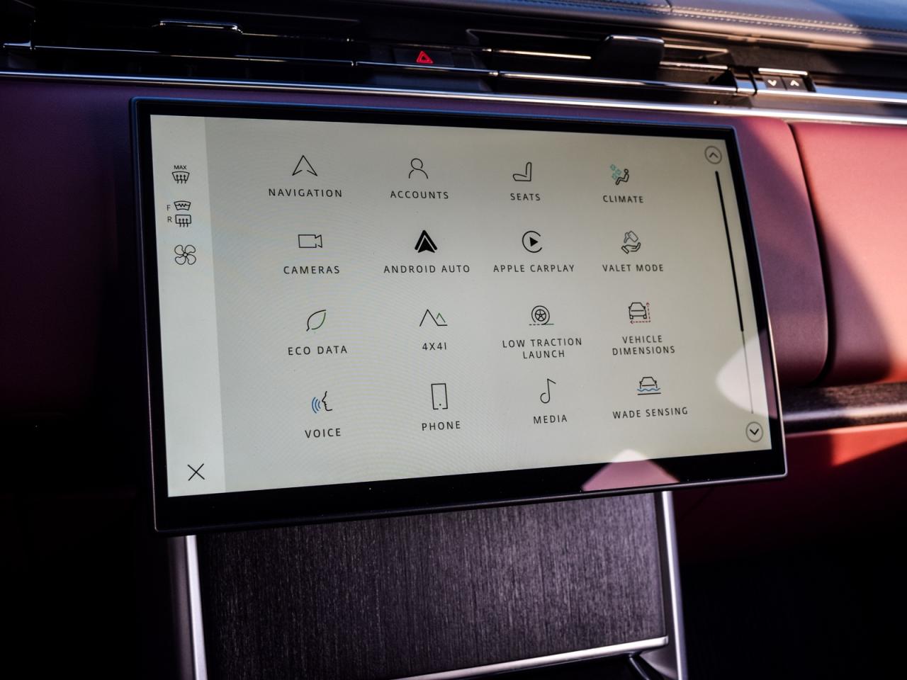 2025 Land Rover Range Rover RARE V6 ULTRA LOW KM's GARNET INTERIOR Photo