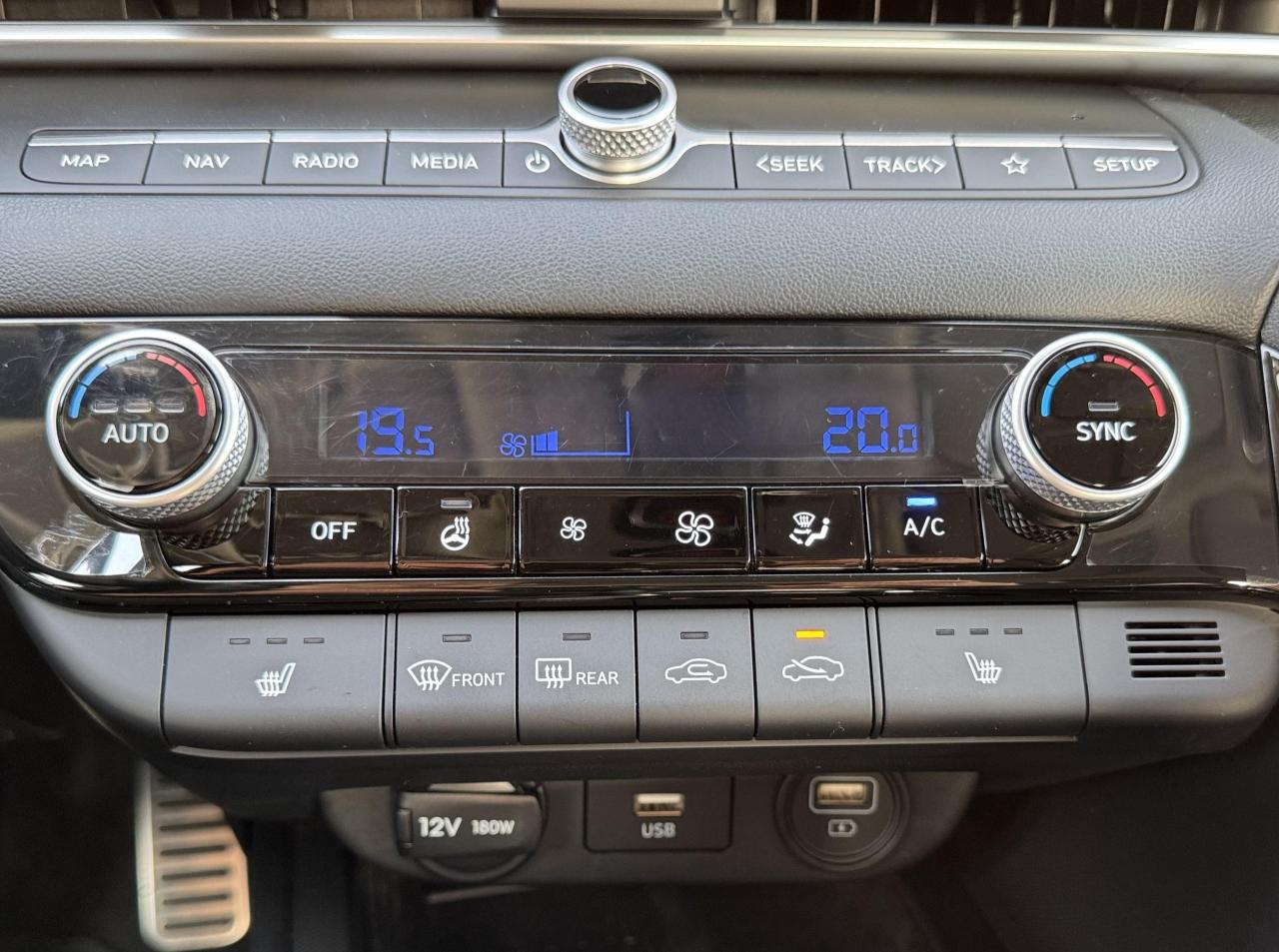 2022 Hyundai Elantra  Photo