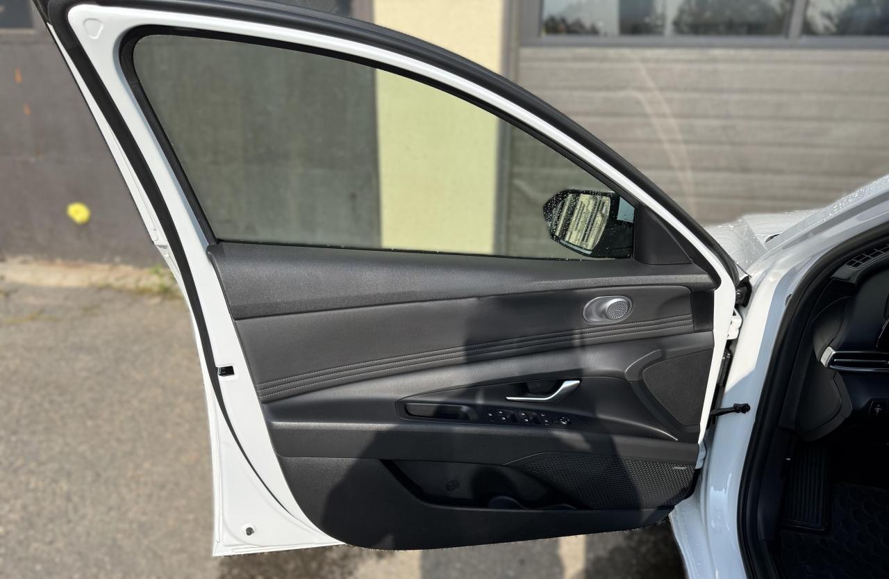 2022 Hyundai Elantra  Photo