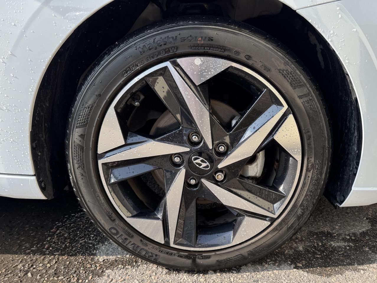 2022 Hyundai Elantra  Photo