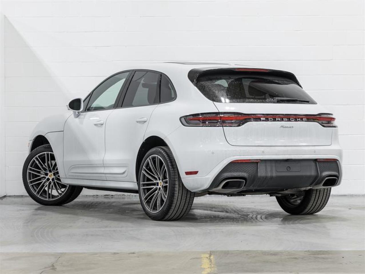 2025 Porsche Macan  Photo2