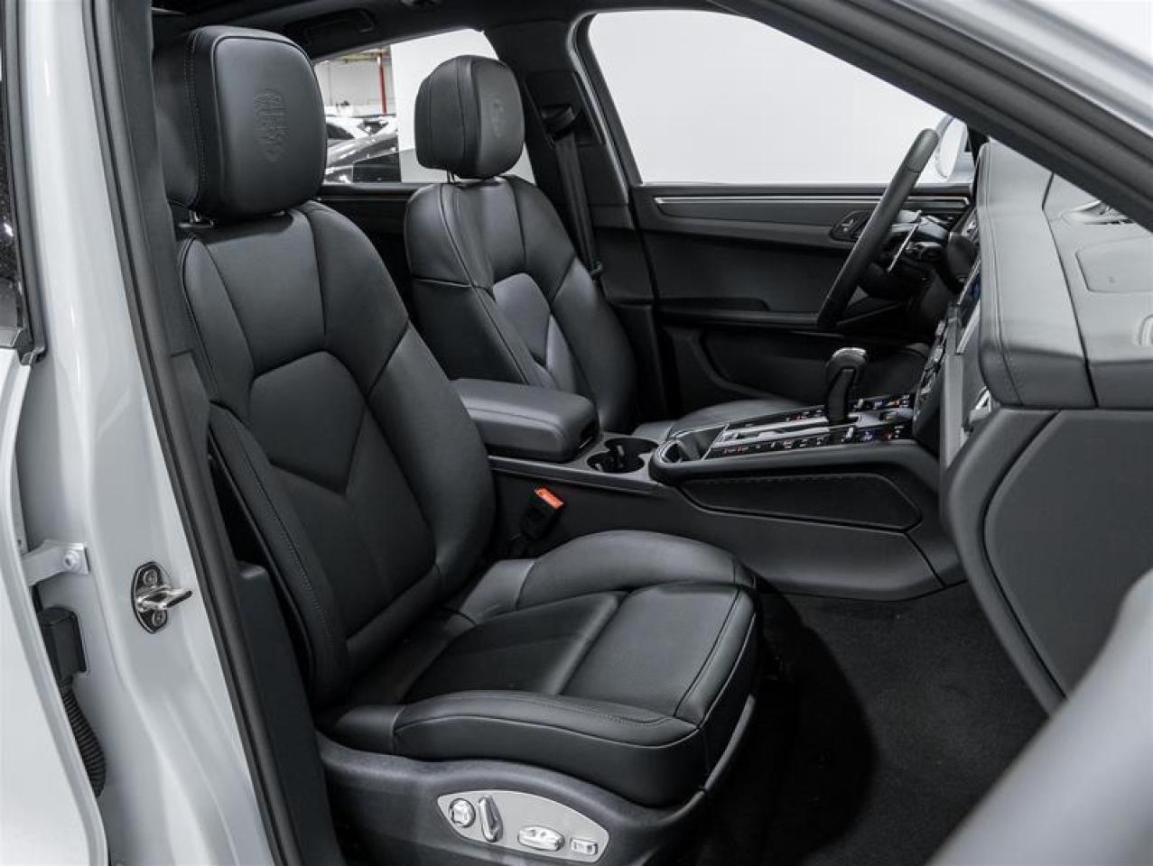 2025 Porsche Macan  Photo