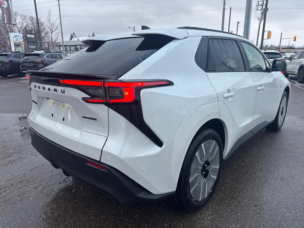 2026 Subaru Solterra Luxury 4dr All-Wheel Drive Photo2