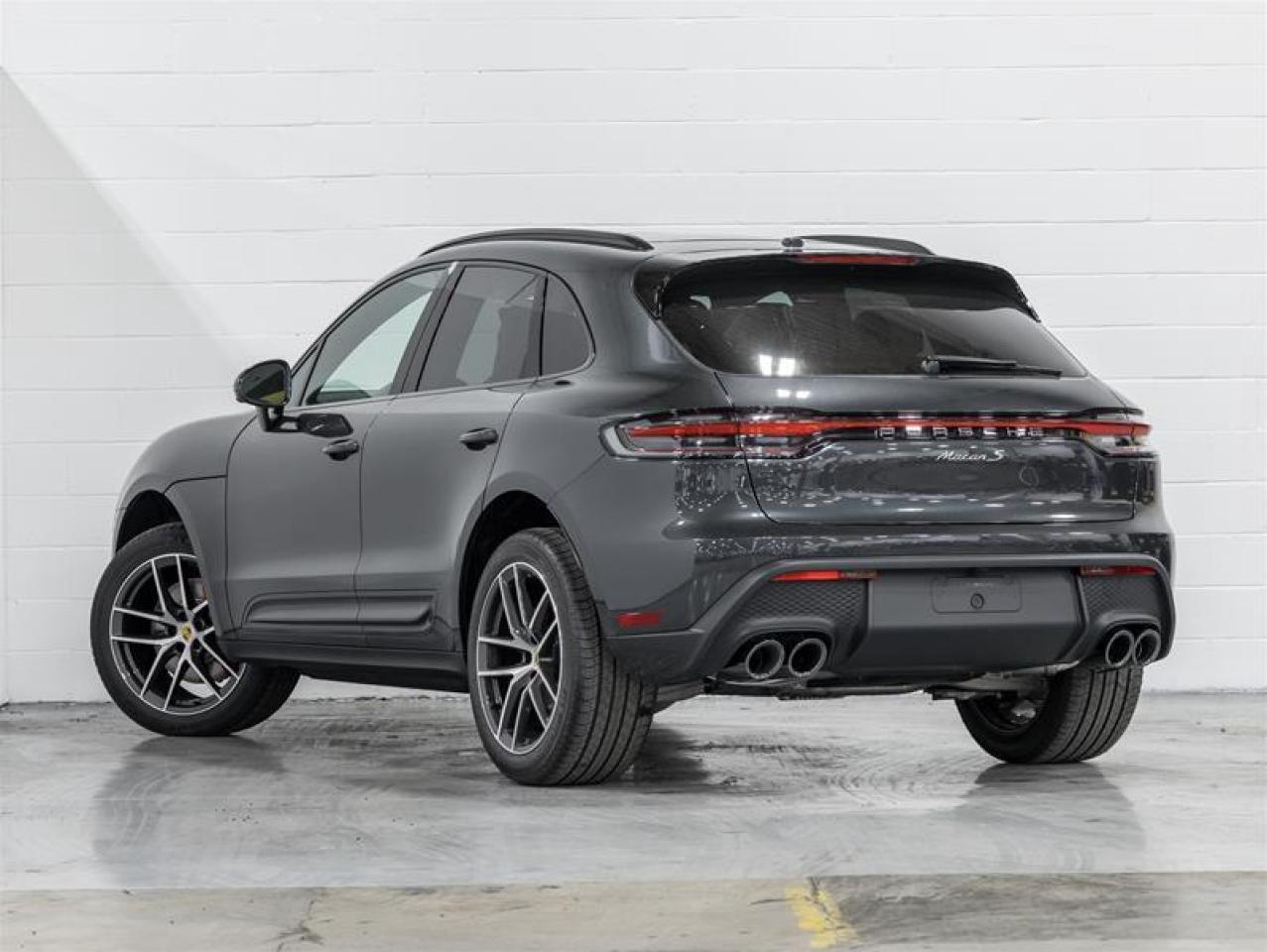 2025 Porsche Macan  Photo2