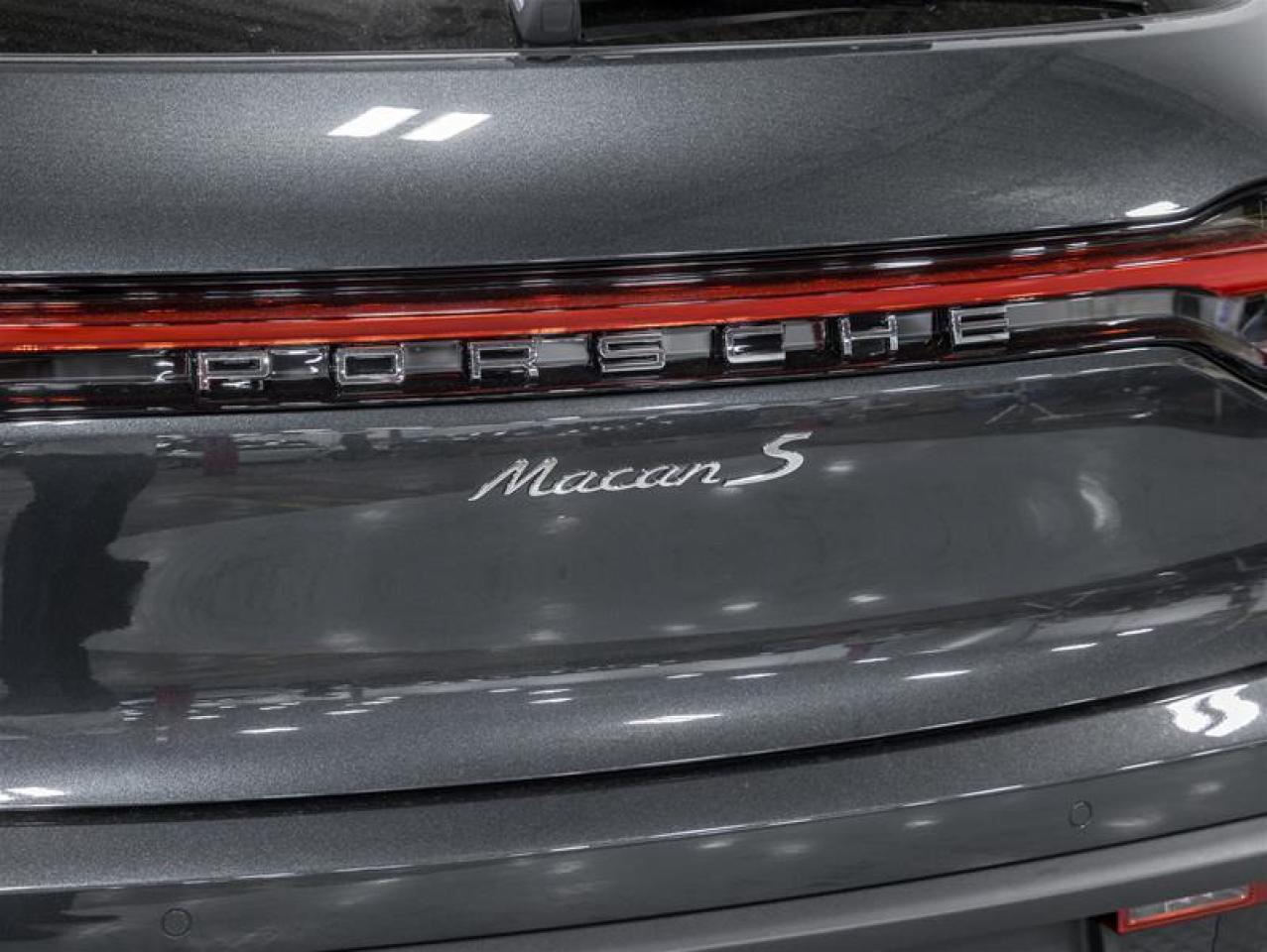 2025 Porsche Macan  Photo