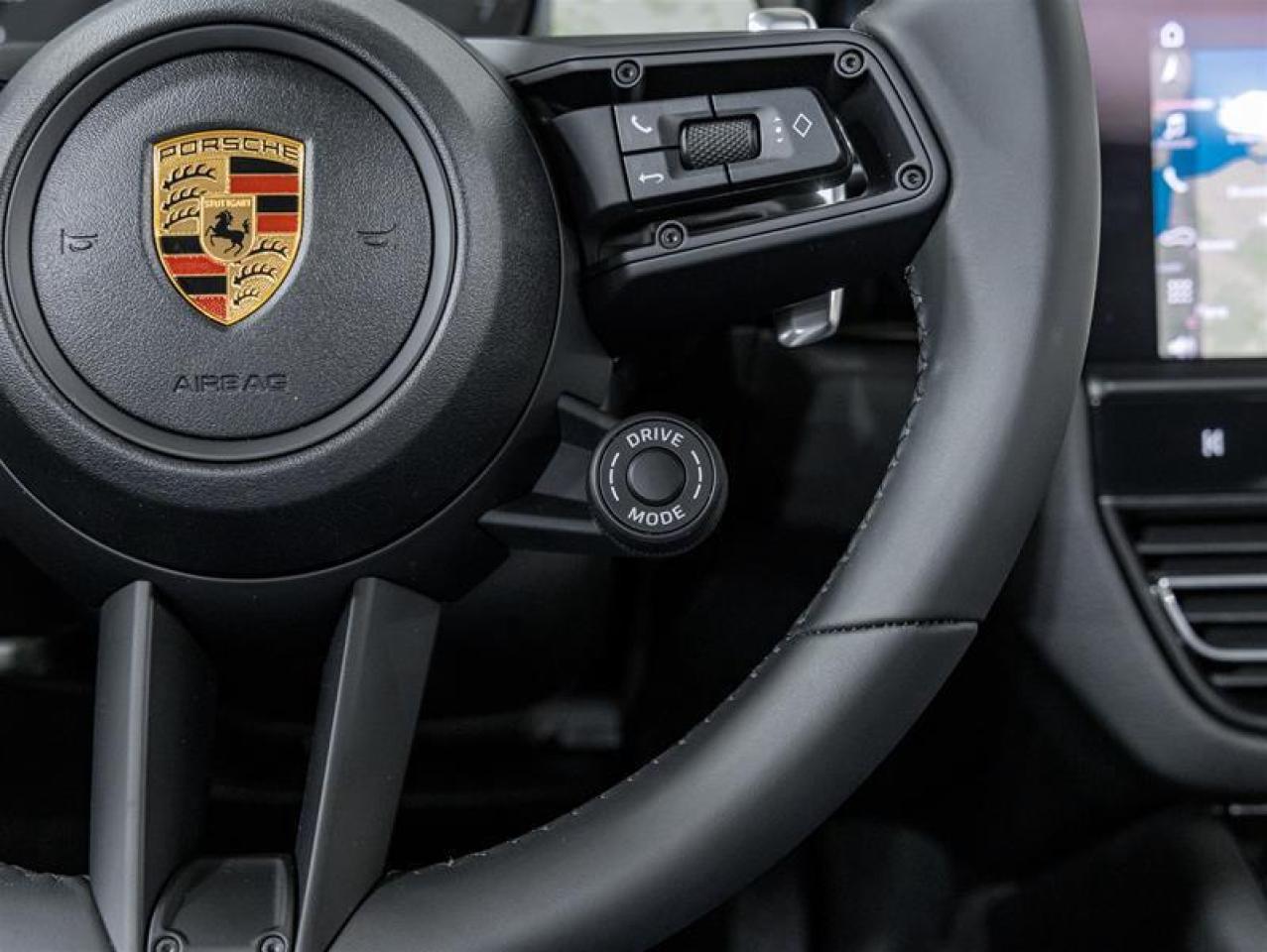 2025 Porsche Macan  Photo