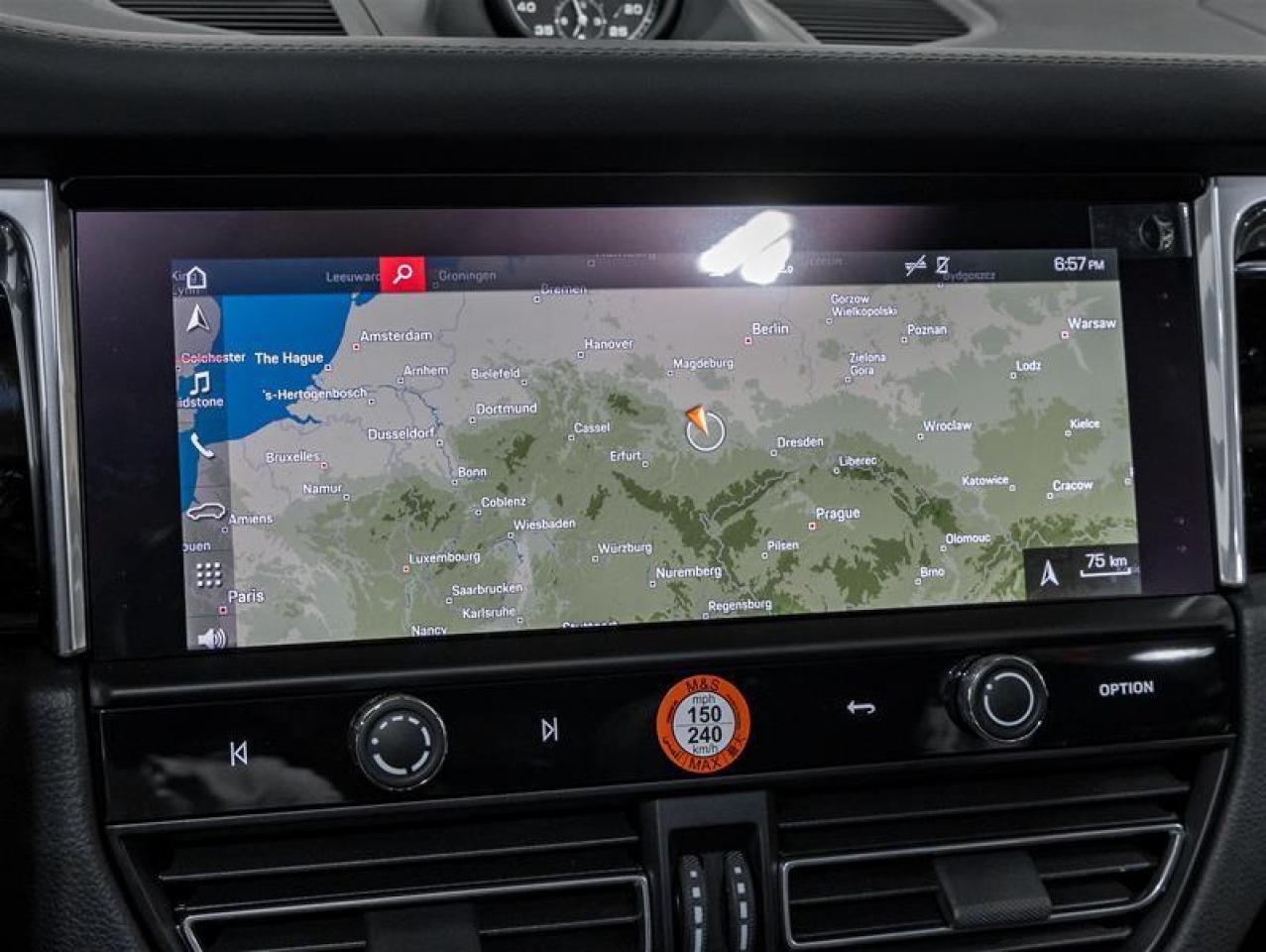 2025 Porsche Macan  Photo