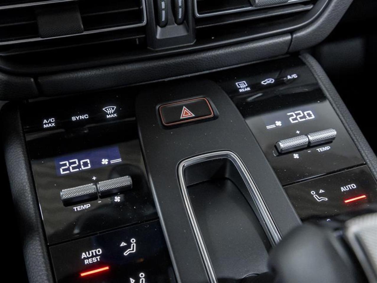 2025 Porsche Macan  Photo