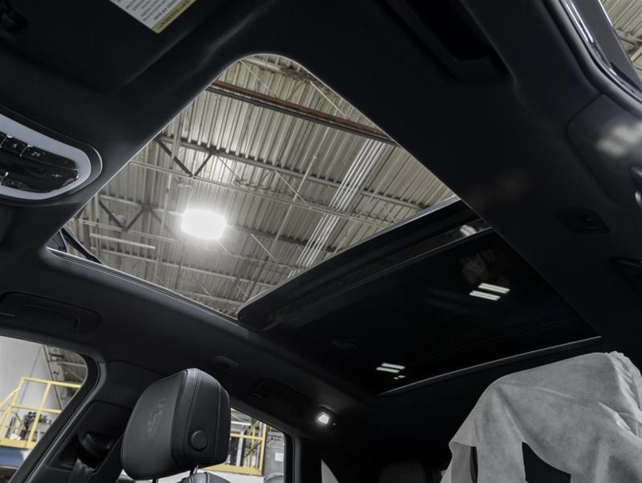 2025 Porsche Macan  Photo