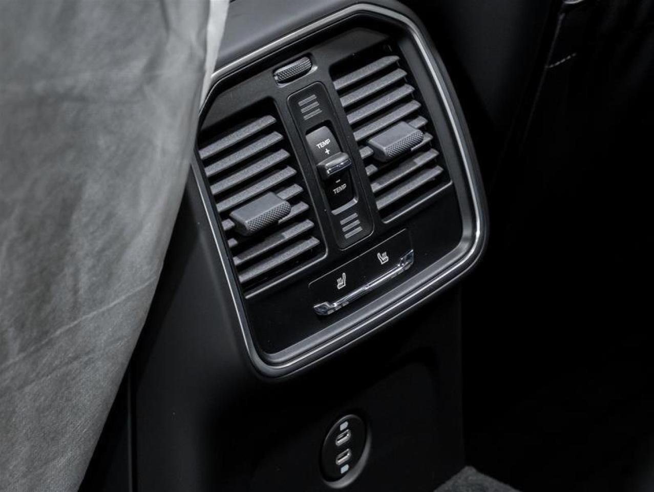 2025 Porsche Macan  Photo