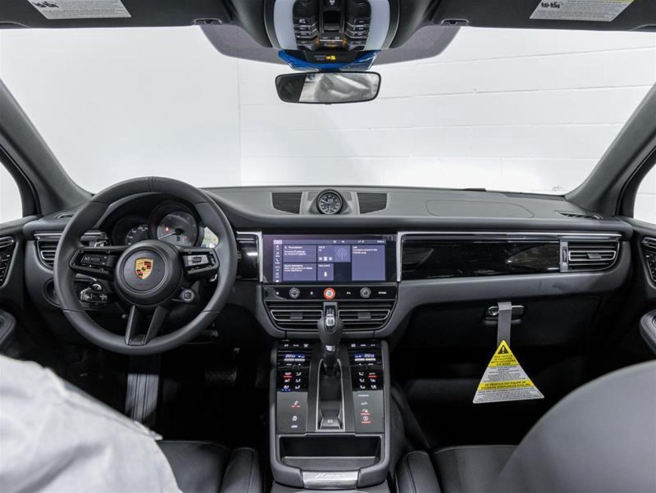 2025 Porsche Macan  Photo