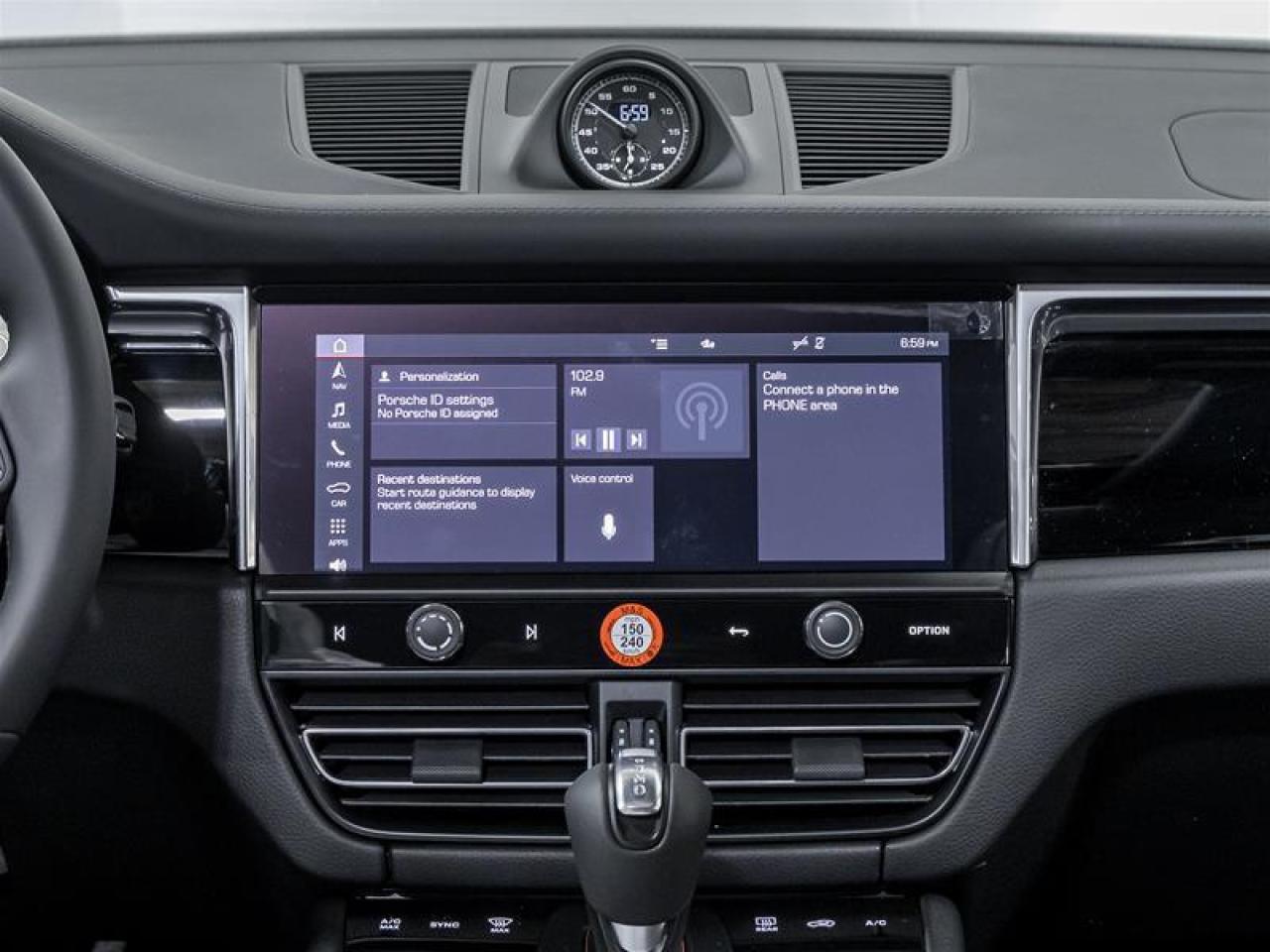 2025 Porsche Macan  Photo