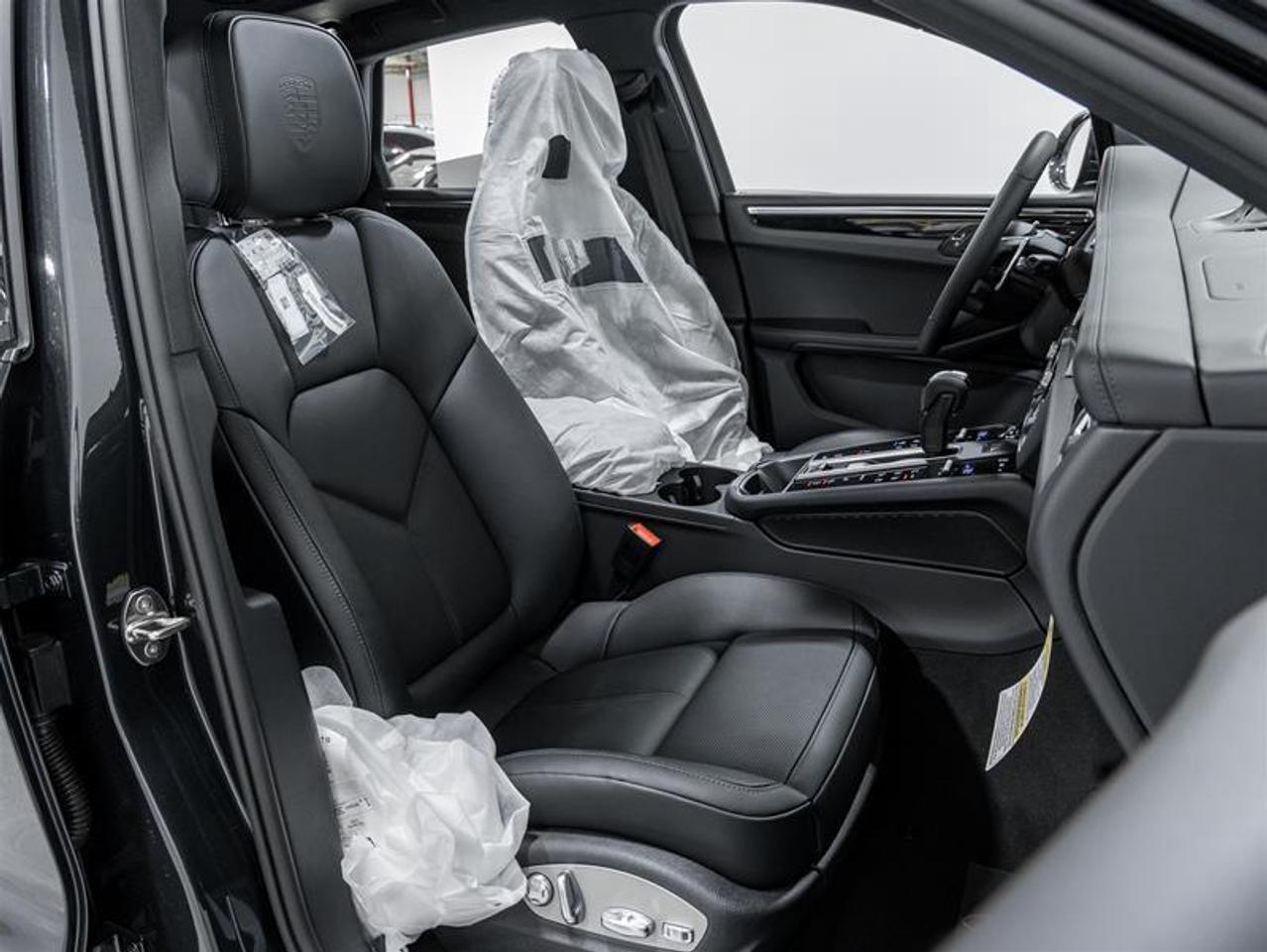 2025 Porsche Macan  Photo