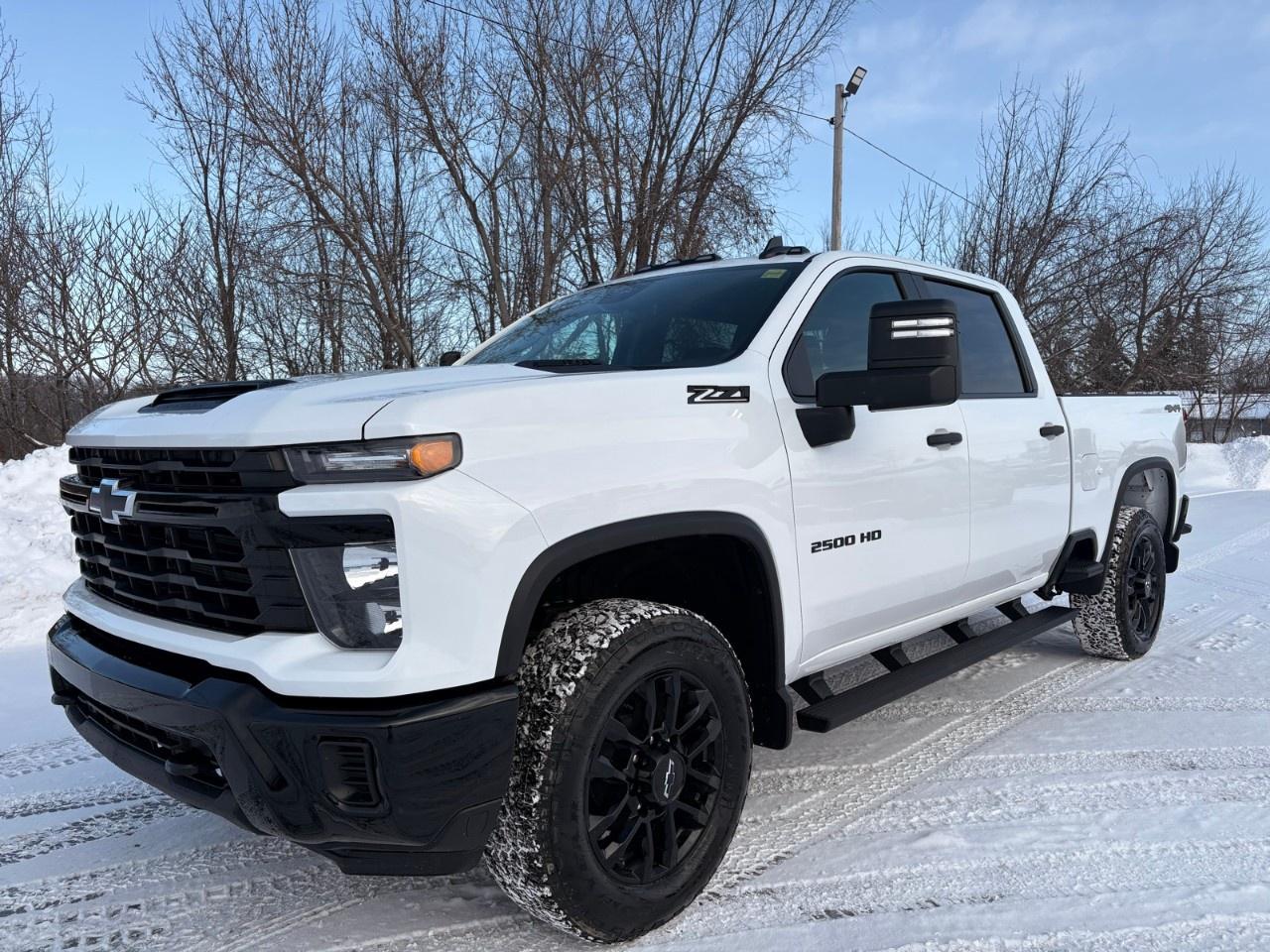 2026 Chevrolet SILVERADO 2500HD 4WD Crew Cab Standard Box Custom Photo0