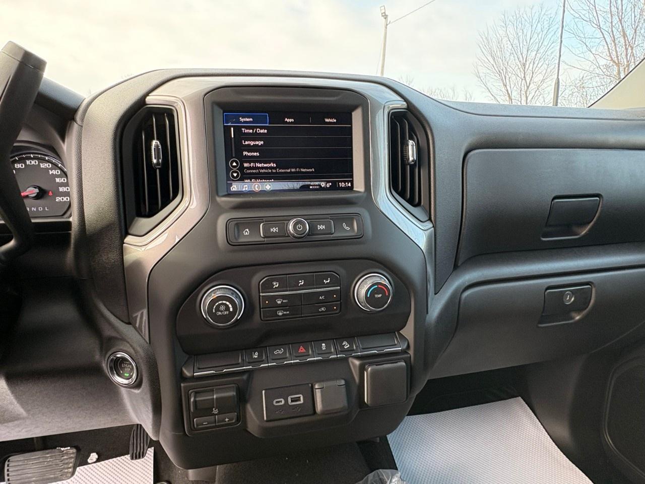 2026 Chevrolet SILVERADO 2500HD 4WD Crew Cab Standard Box Custom Photo