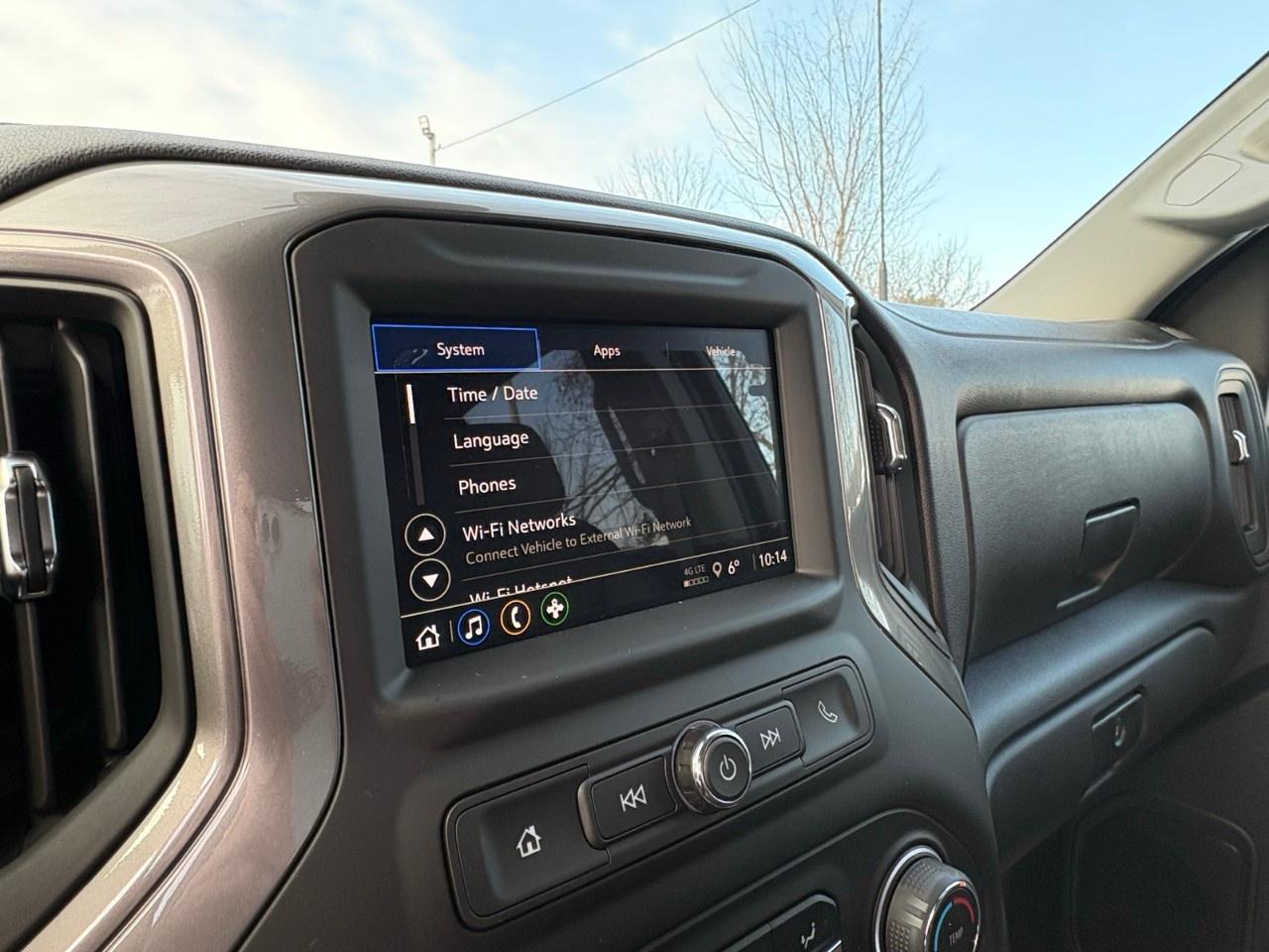 2026 Chevrolet SILVERADO 2500HD 4WD Crew Cab Standard Box Custom Photo