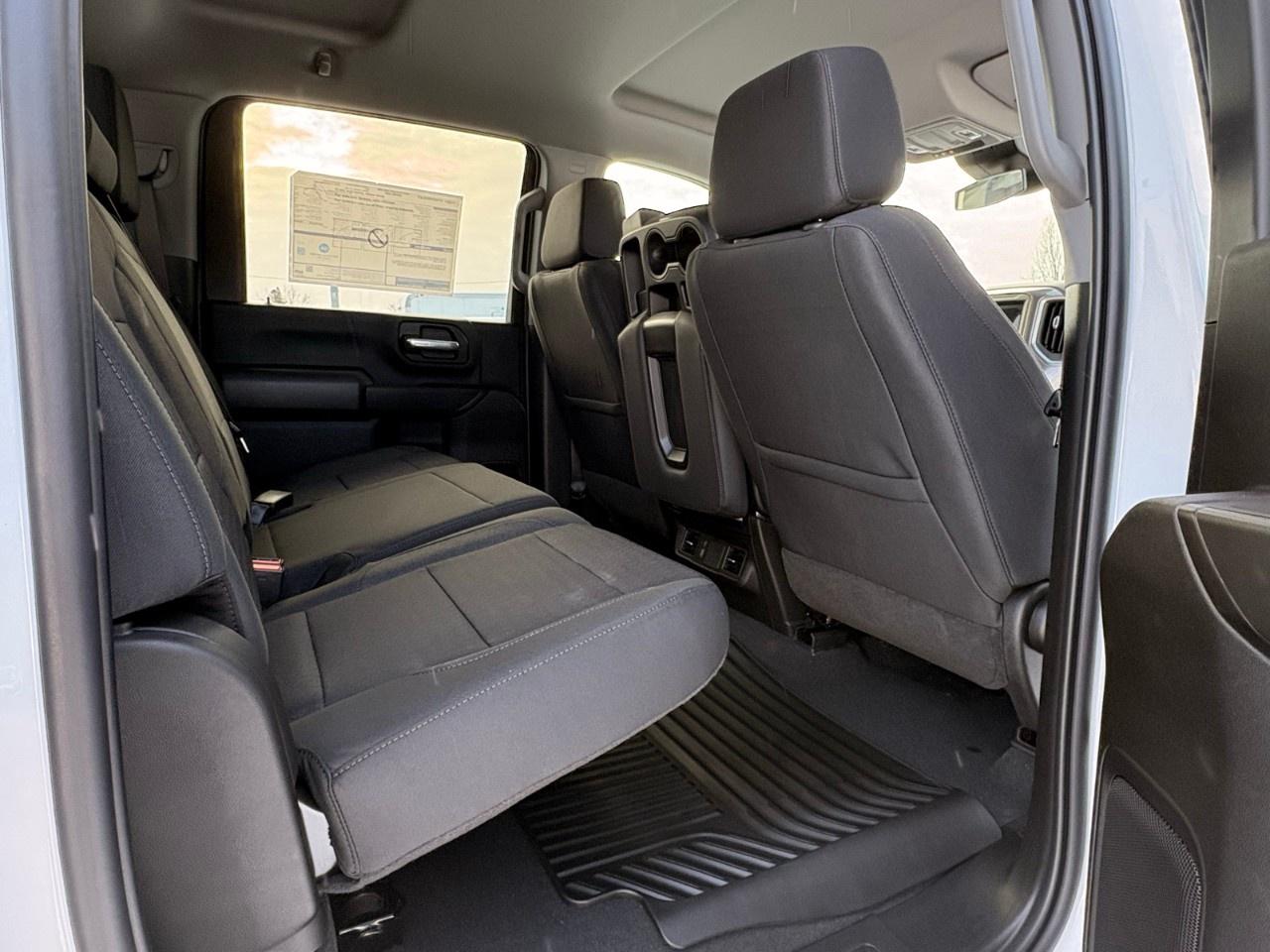 2026 Chevrolet SILVERADO 2500HD 4WD Crew Cab Standard Box Custom Photo