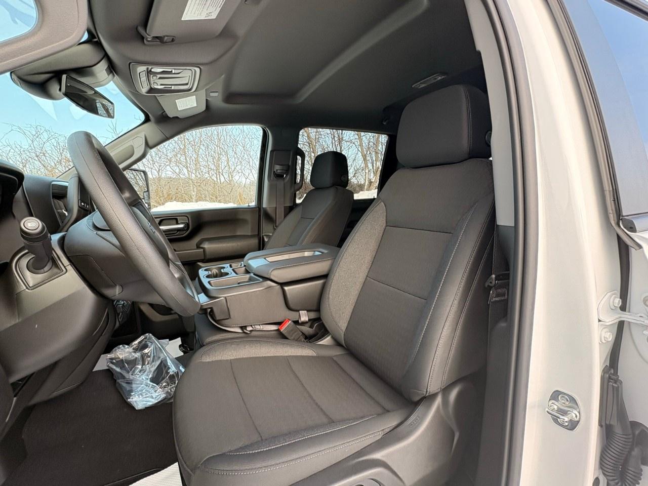 2026 Chevrolet SILVERADO 2500HD 4WD Crew Cab Standard Box Custom Photo