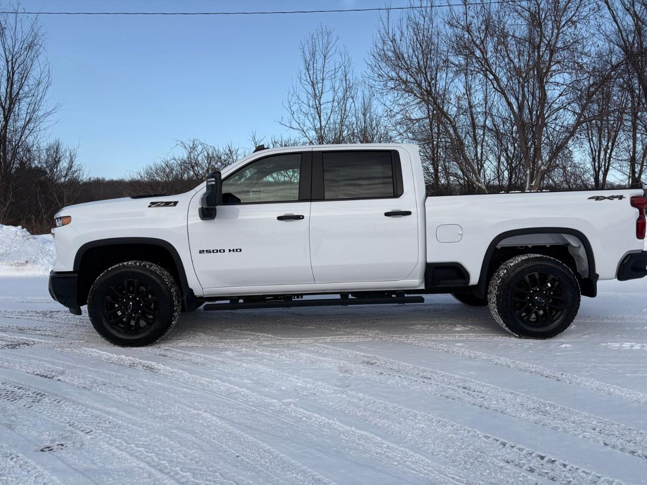 2026 Chevrolet SILVERADO 2500HD 4WD Crew Cab Standard Box Custom Photo