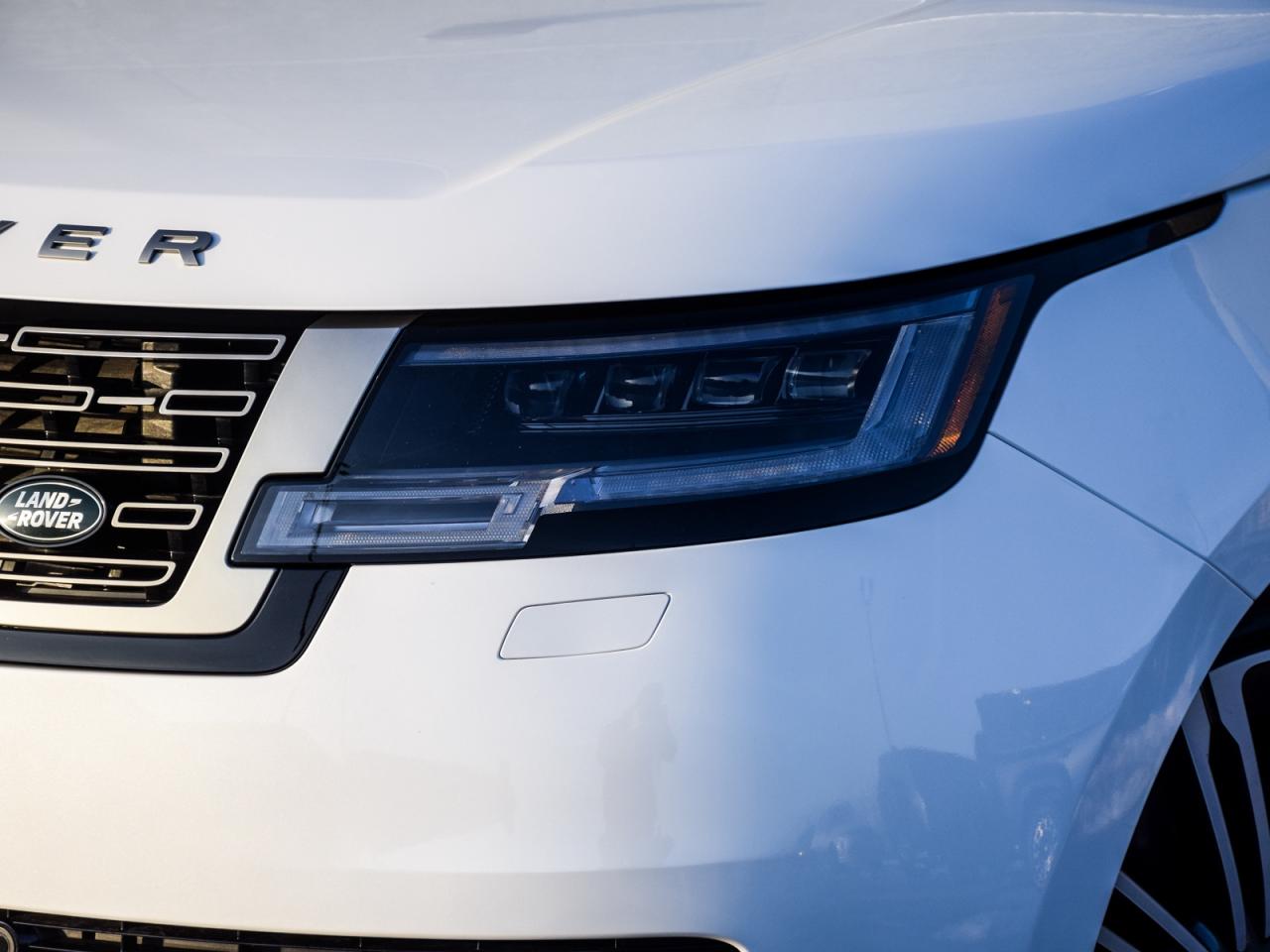 2025 Land Rover Range Rover NO LUX TAX RARE V6 WHITE ON PERLINO 23's LOW KM Photo