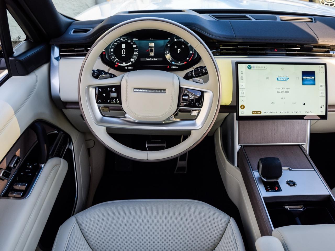 2025 Land Rover Range Rover NO LUX TAX RARE V6 WHITE ON PERLINO 23's LOW KM Photo