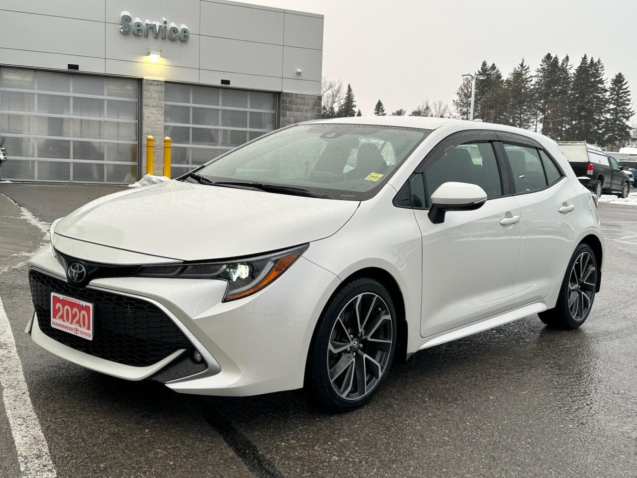 2020 Toyota Corolla Hatchback Base 5dr Photo0