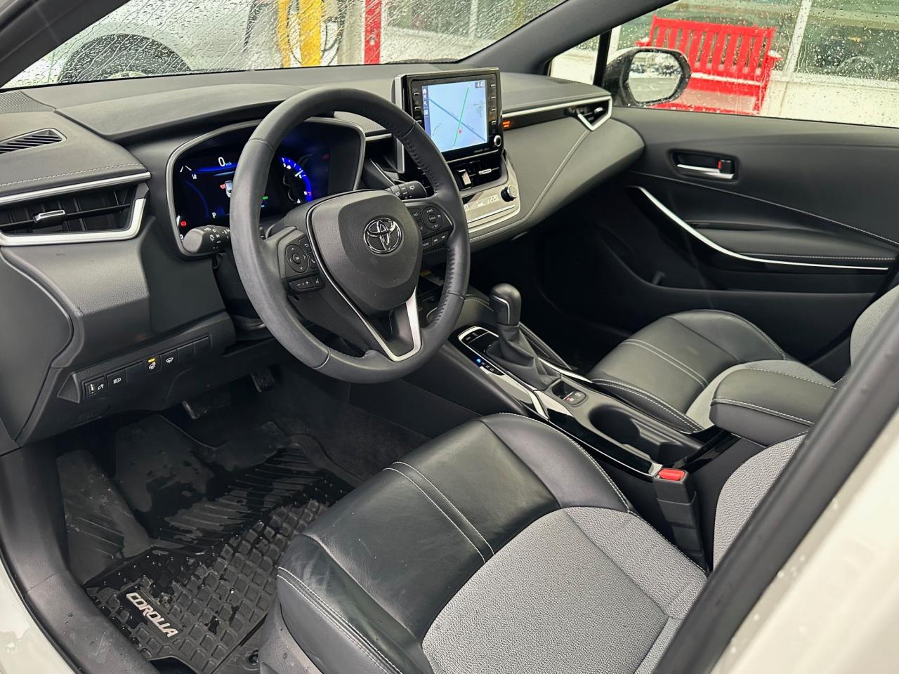 2020 Toyota Corolla Hatchback Base 5dr Photo