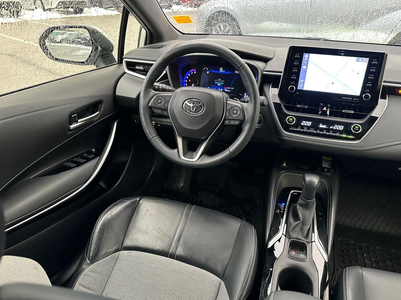 2020 Toyota Corolla Hatchback Base 5dr Photo