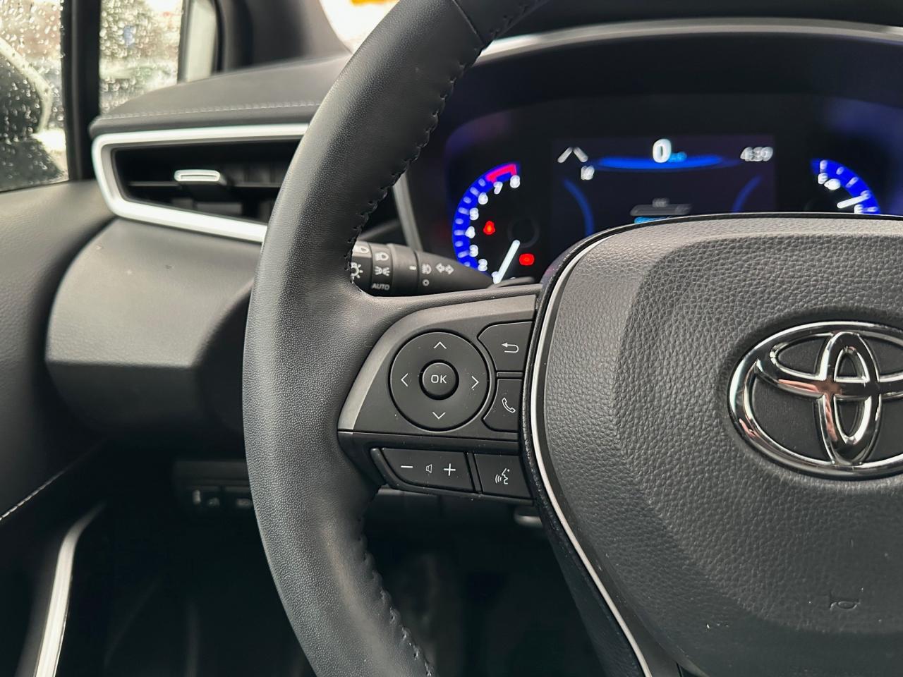 2020 Toyota Corolla Hatchback Base 5dr Photo