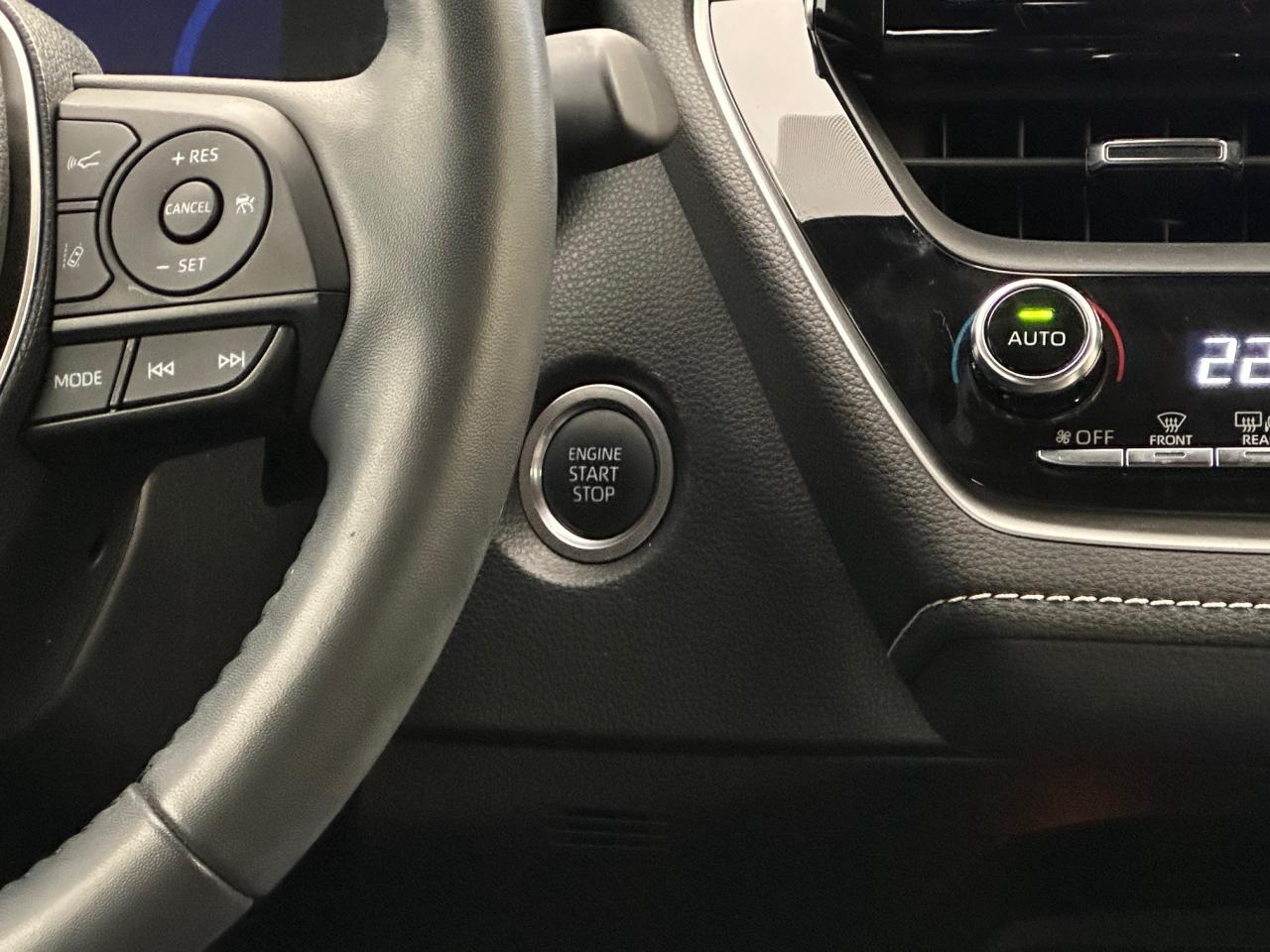 2020 Toyota Corolla Hatchback Base 5dr Photo