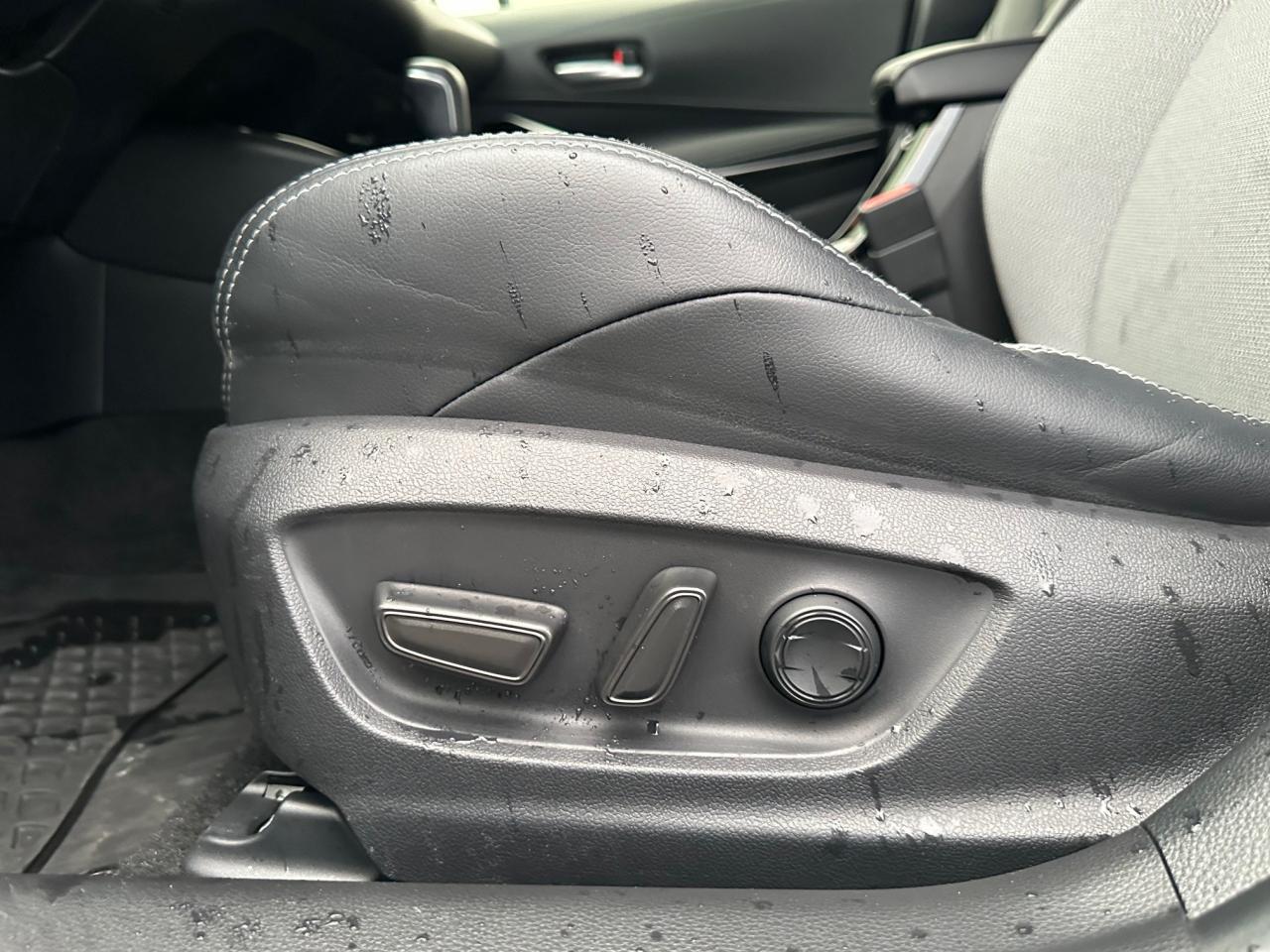 2020 Toyota Corolla Hatchback Base 5dr Photo