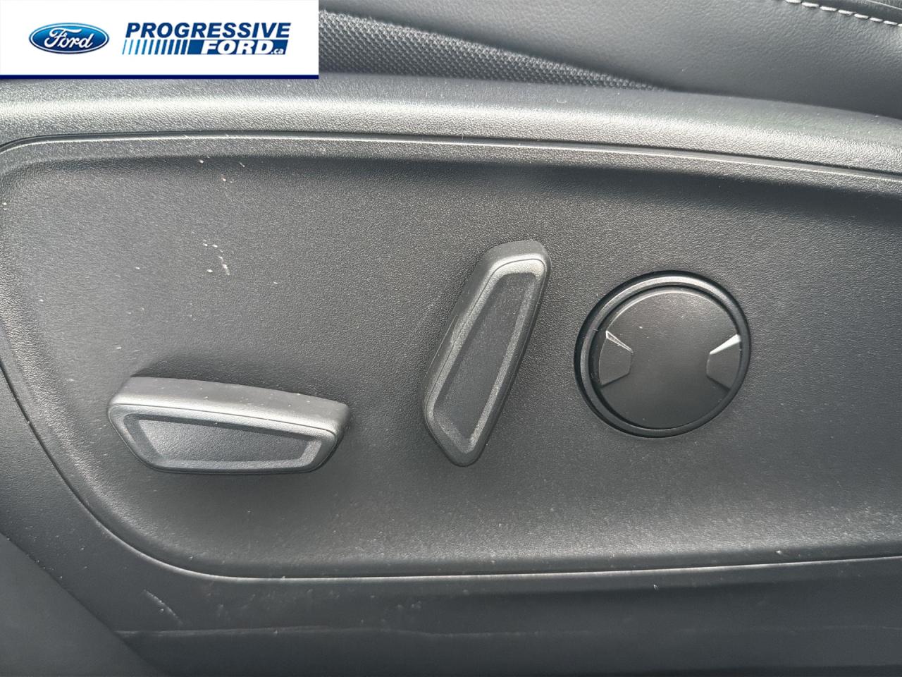 2026 Ford Escape Platinum 4dr All-Wheel Drive Photo