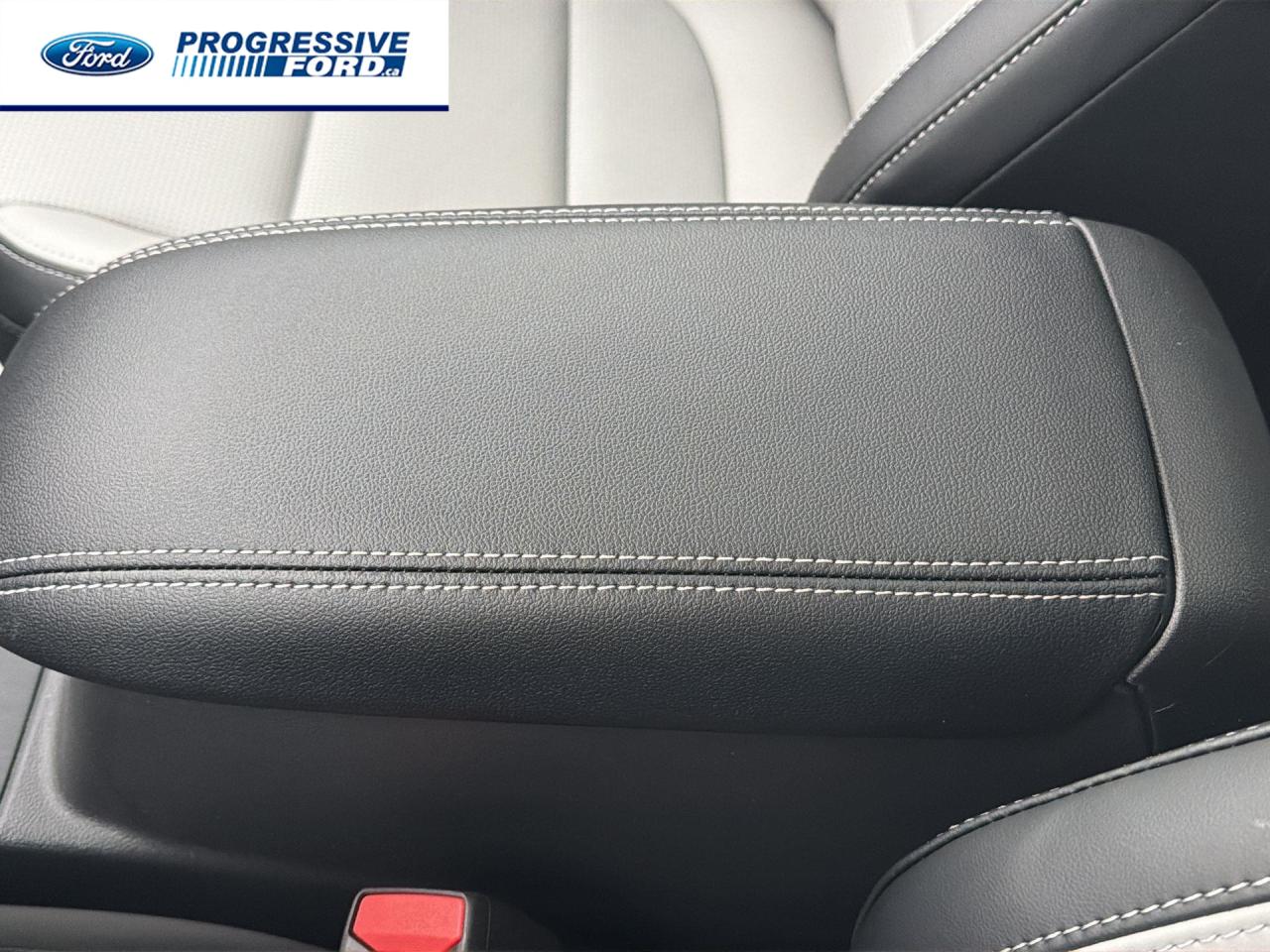 2026 Ford Escape Platinum 4dr All-Wheel Drive Photo