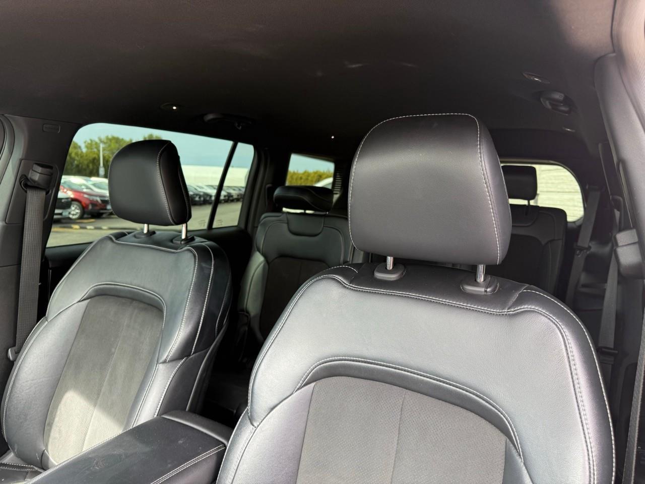 2023 Jeep Grand Cherokee L Laredo 4dr 4x4 Photo