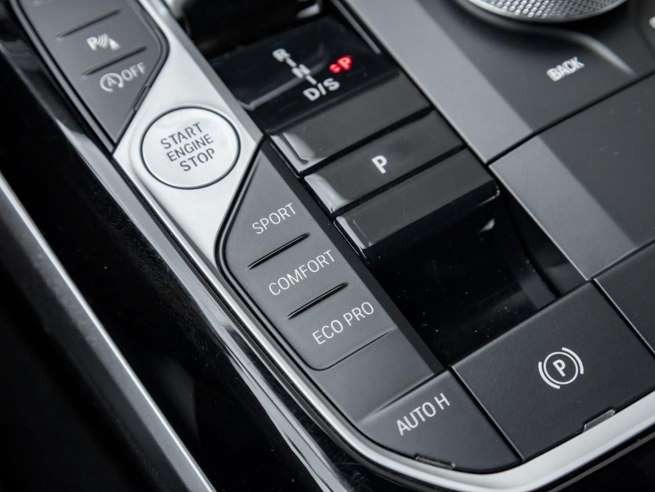 2024 BMW 330 i xDrive 4dr All-Wheel Drive Sedan Photo