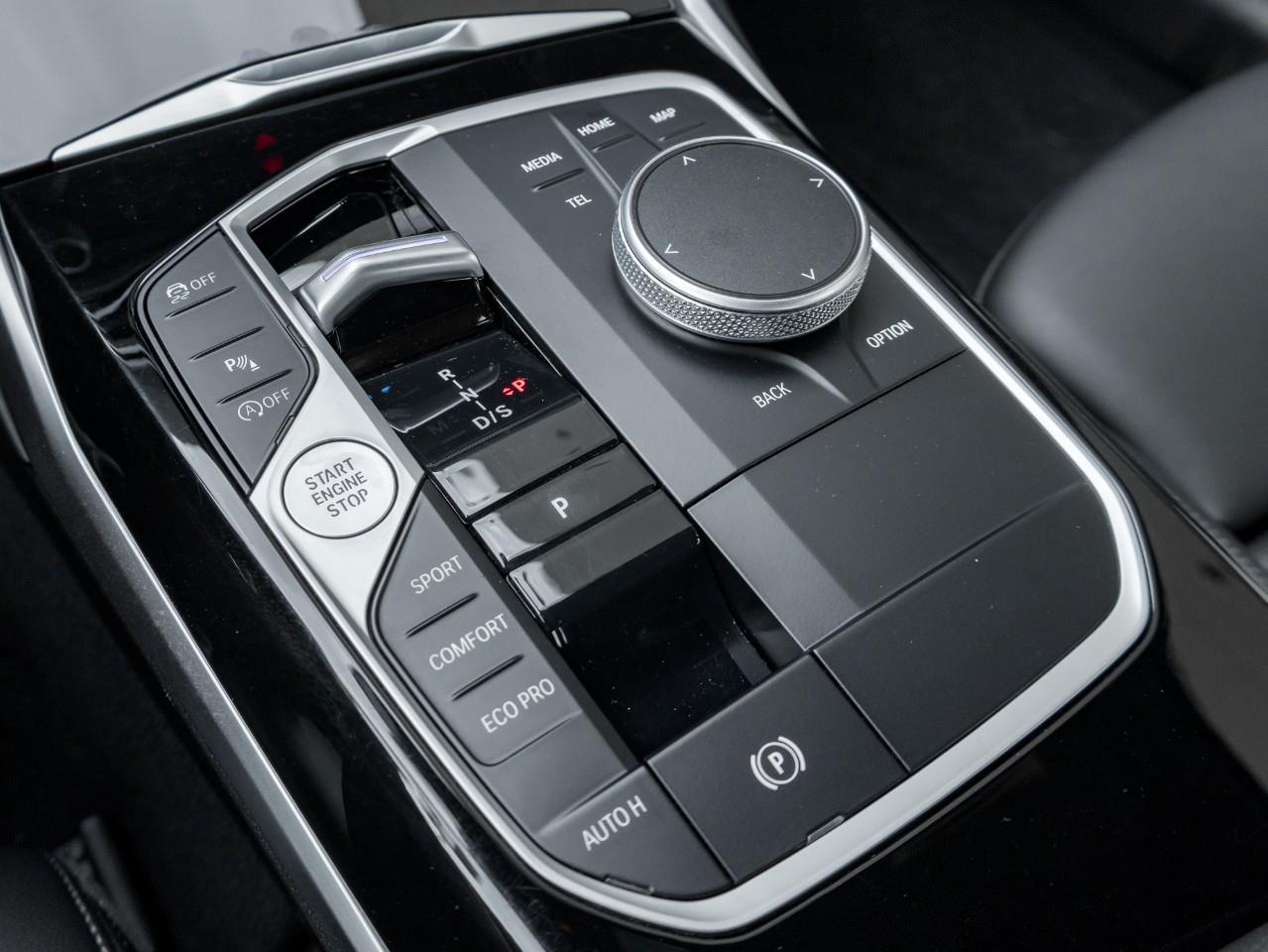 2024 BMW 330 i xDrive 4dr All-Wheel Drive Sedan Photo