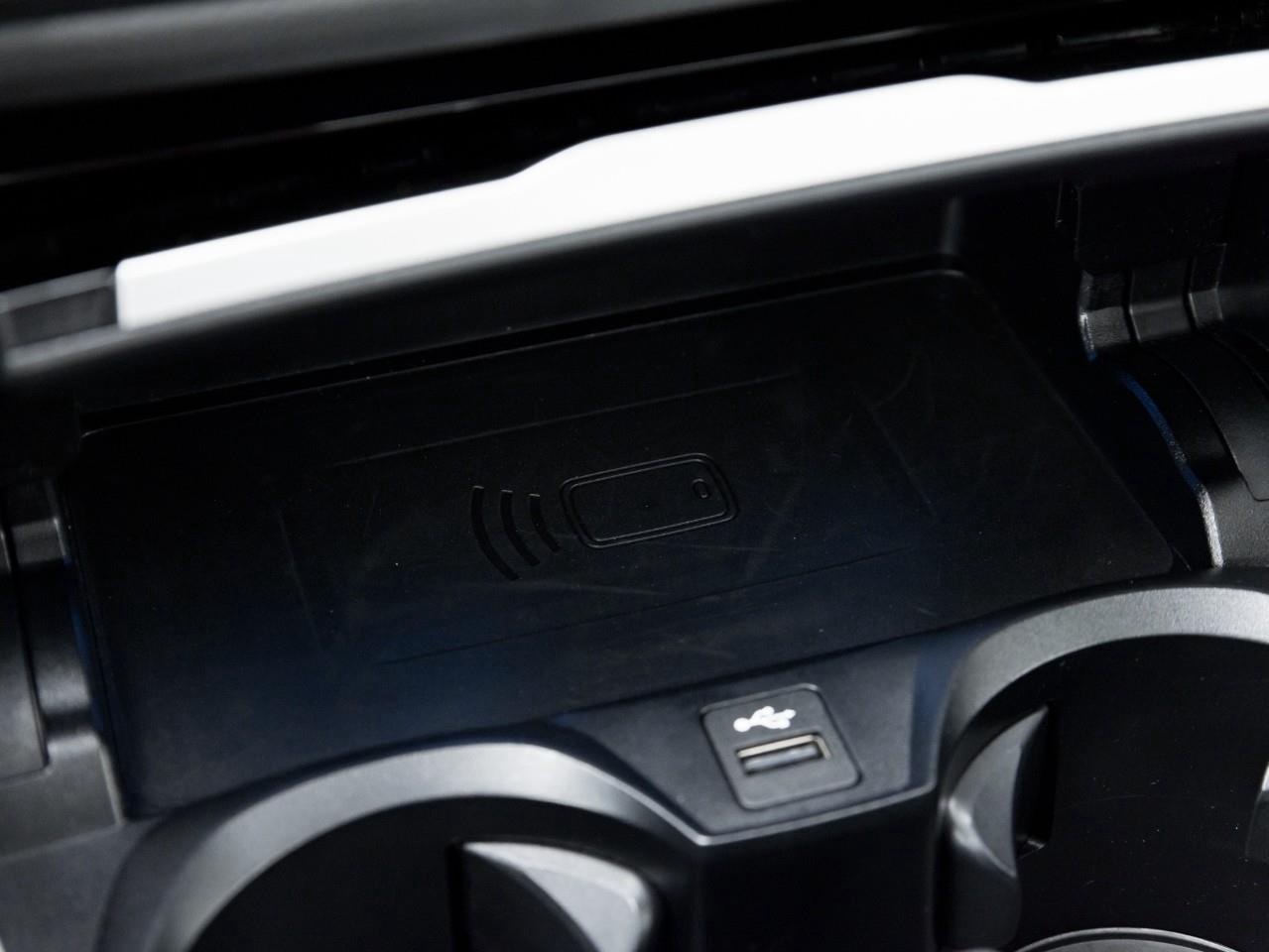 2024 BMW 330 i xDrive 4dr All-Wheel Drive Sedan Photo