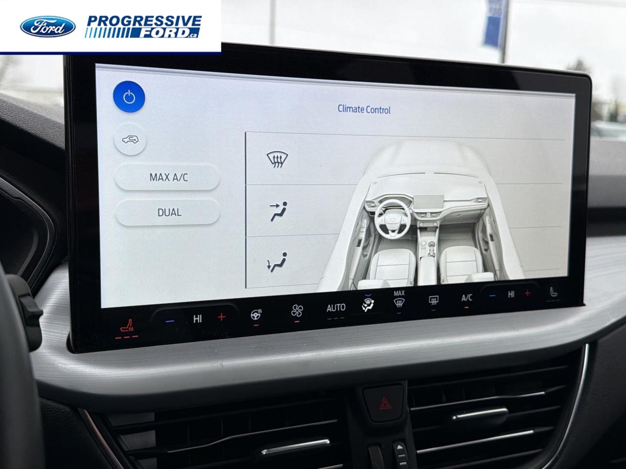 2023 Ford Escape Platinum 4dr All-Wheel Drive Photo4