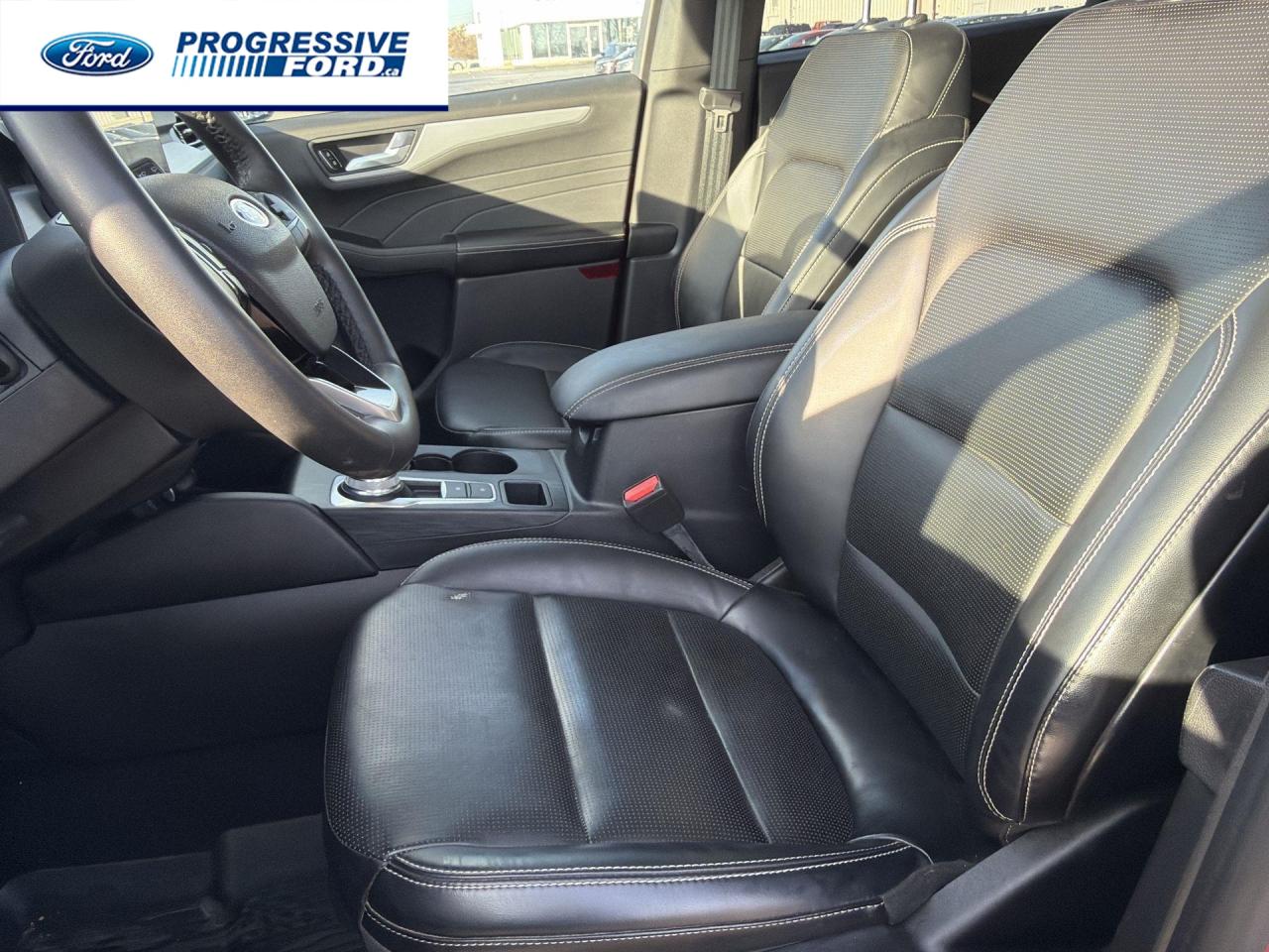 2023 Ford Escape Platinum 4dr All-Wheel Drive Photo