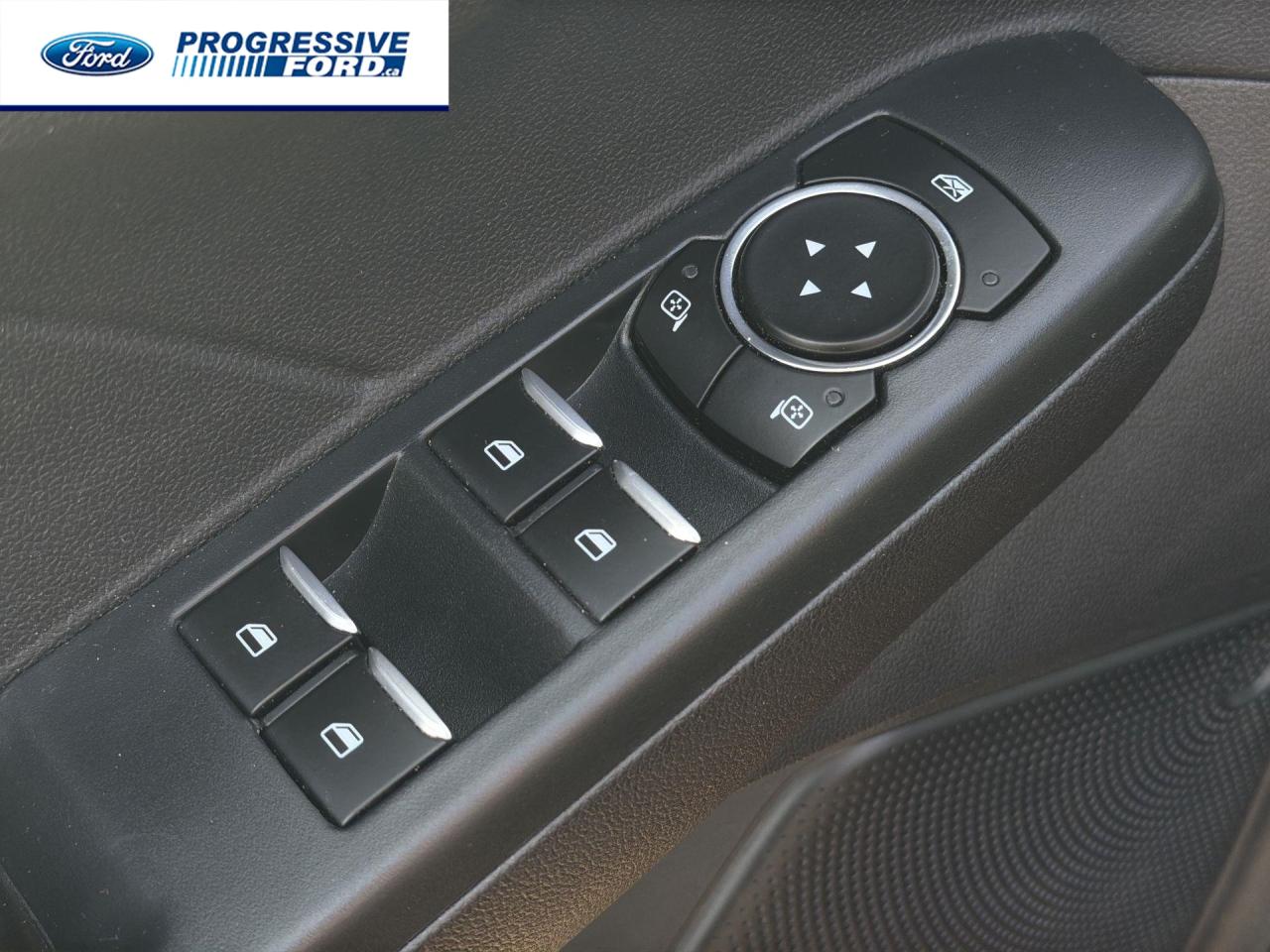 2023 Ford Escape Platinum 4dr All-Wheel Drive Photo