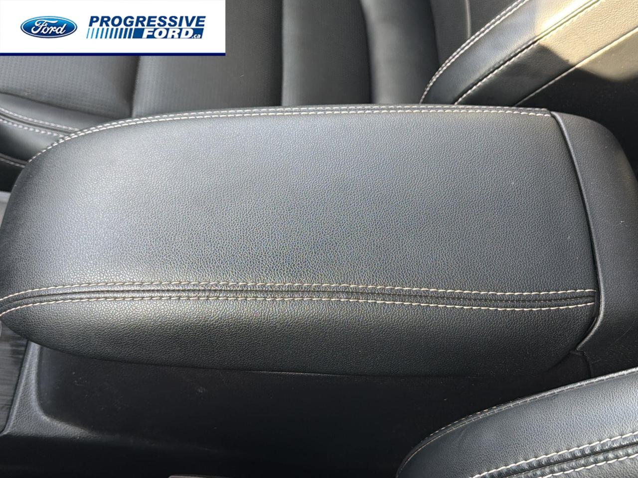 2023 Ford Escape Platinum 4dr All-Wheel Drive Photo