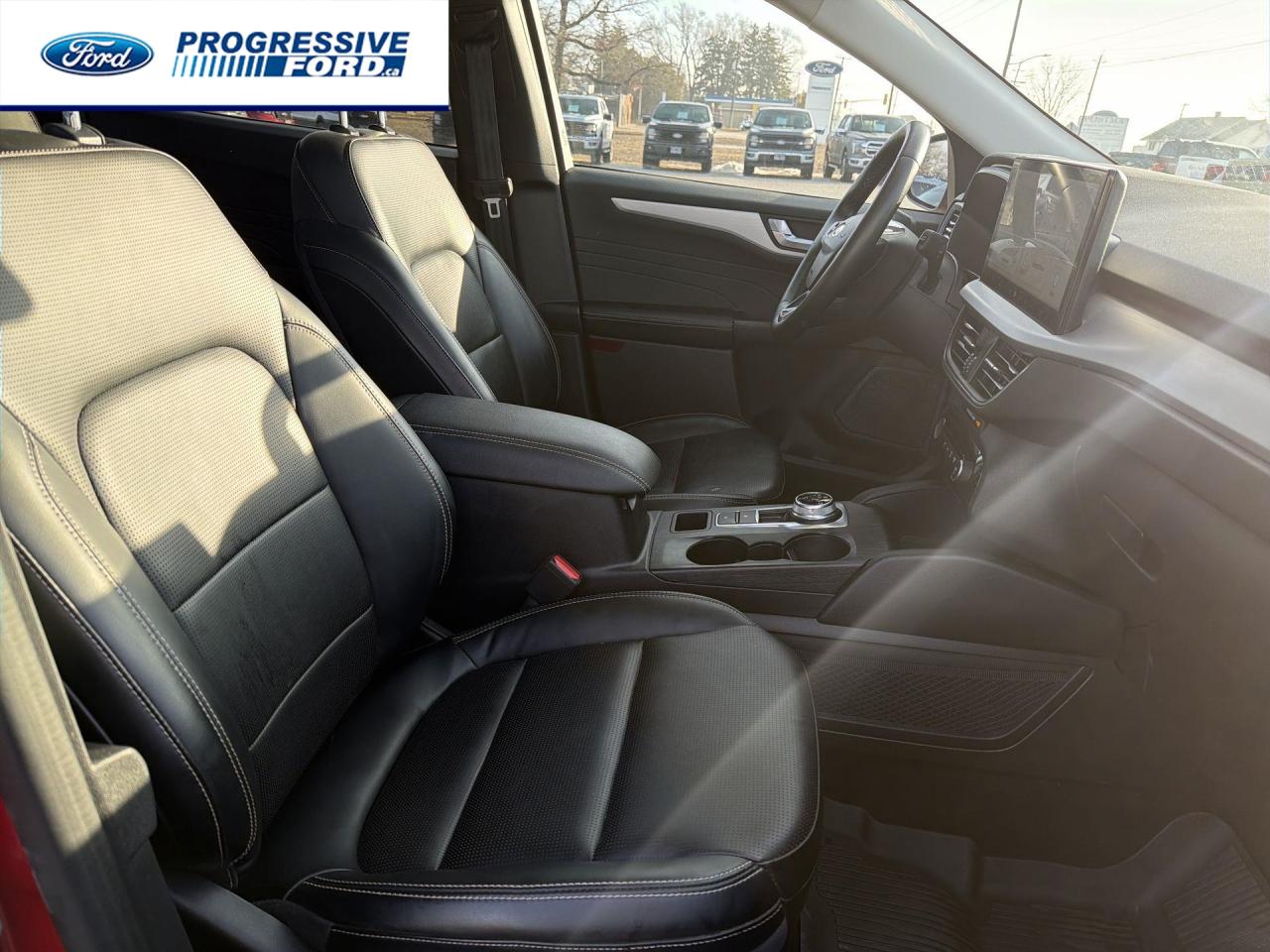 2023 Ford Escape Platinum 4dr All-Wheel Drive Photo