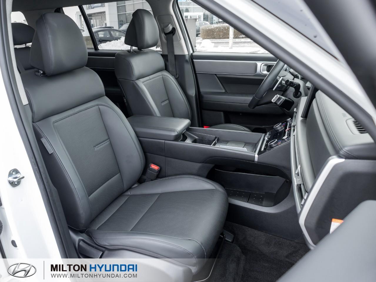 2024 Hyundai Santa Fe HEV Preferred w/Trend Package 4dr All-Wheel Drive Photo