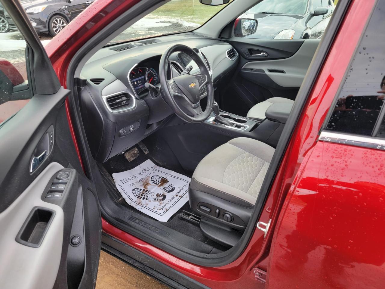 2019 Chevrolet Equinox AWD LT Photo