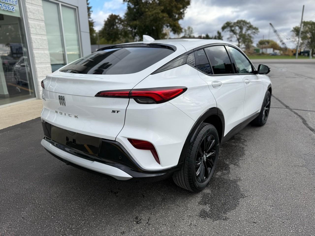 2024 Buick Envista Sport Touring 4dr Front-Wheel Drive Photo