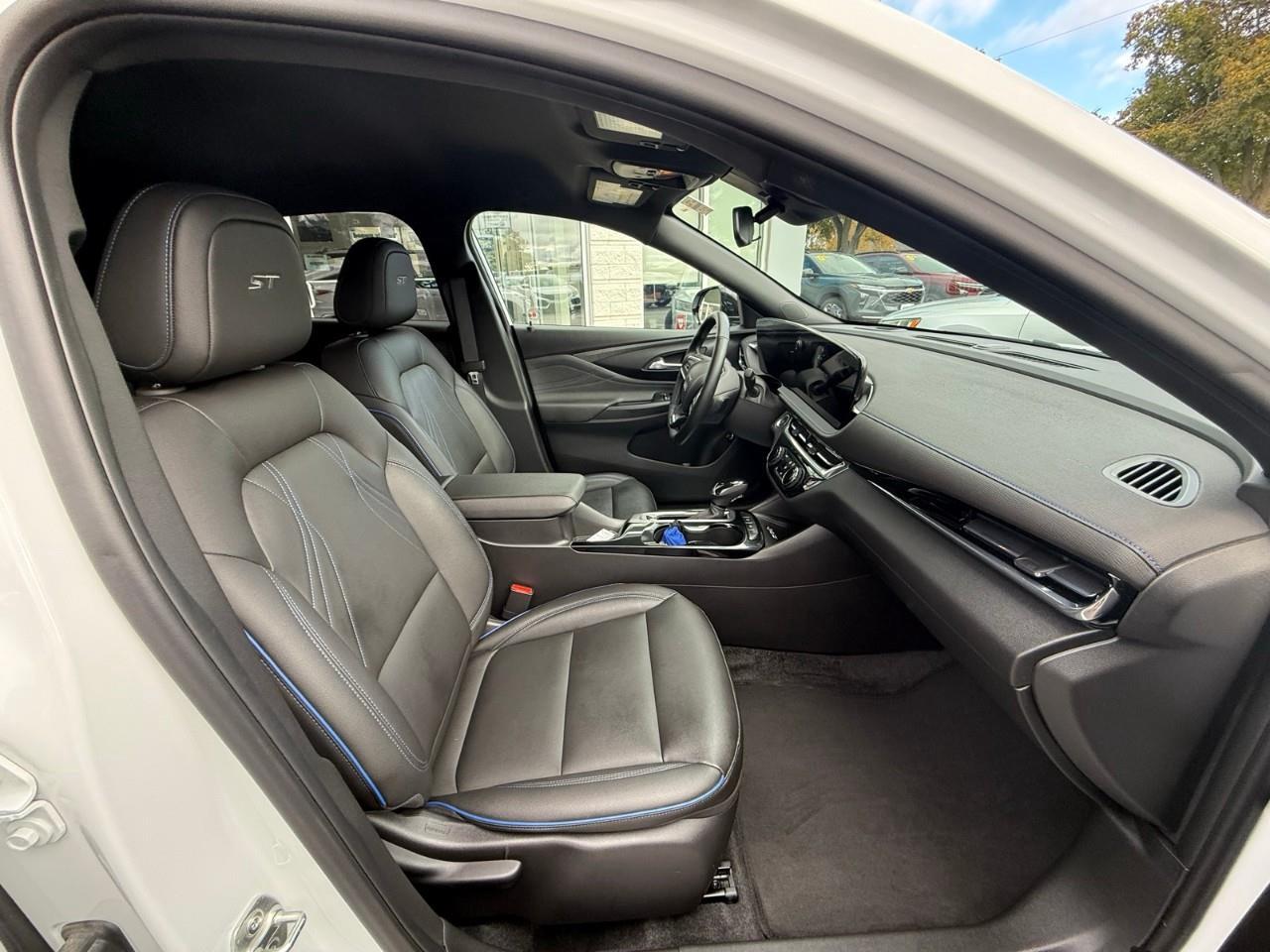 2024 Buick Envista Sport Touring 4dr Front-Wheel Drive Photo