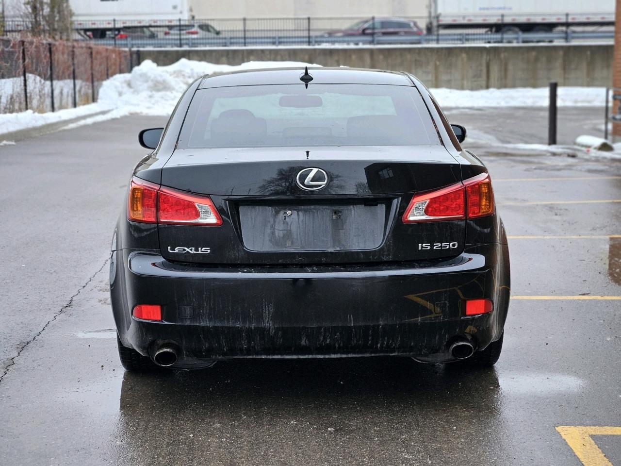 2009 Lexus IS RWD, LEATHER, SUNROOF Photo4